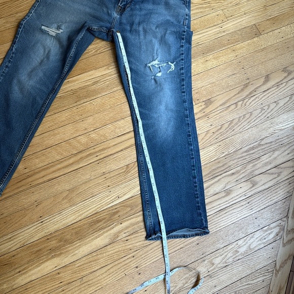 Old Navy Men’s 36x30 Distressed Straight Fit Jeans Medium Wash - Picture 8 of 12